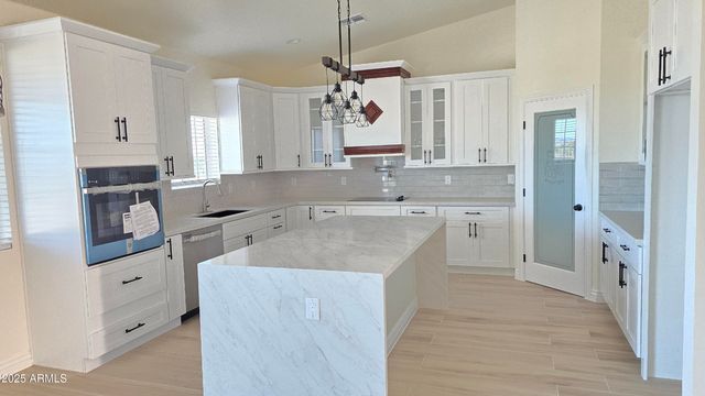 38766 W SHERMAN Street, Tonopah, AZ 85354