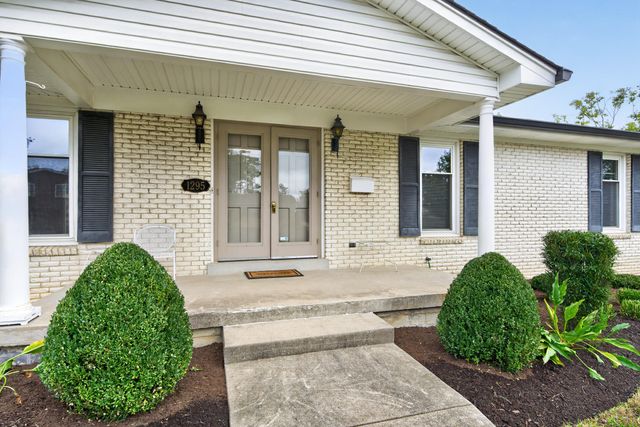 1295 Oaklawn Park, Lexington, KY 40517