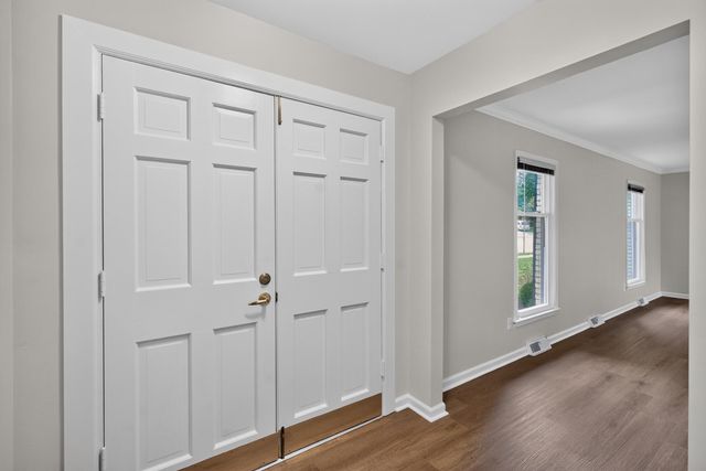 1295 Oaklawn Park, Lexington, KY 40517