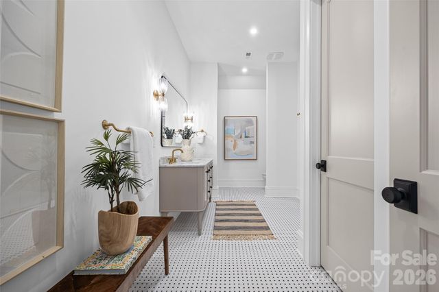 1222 Chandler Place, Charlotte, NC 28211