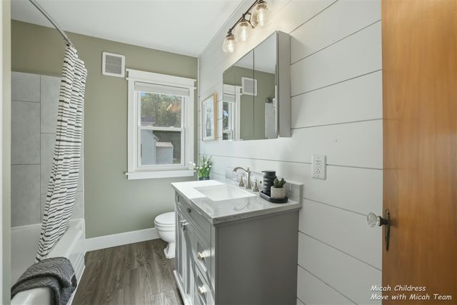 1950 Bauer Road, Jenison, MI 49428