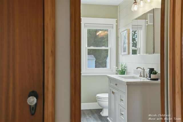 1950 Bauer Road, Jenison, MI 49428
