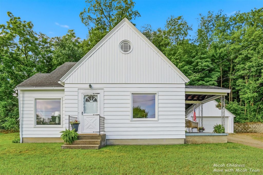 1950 Bauer Road, Jenison, MI 49428
