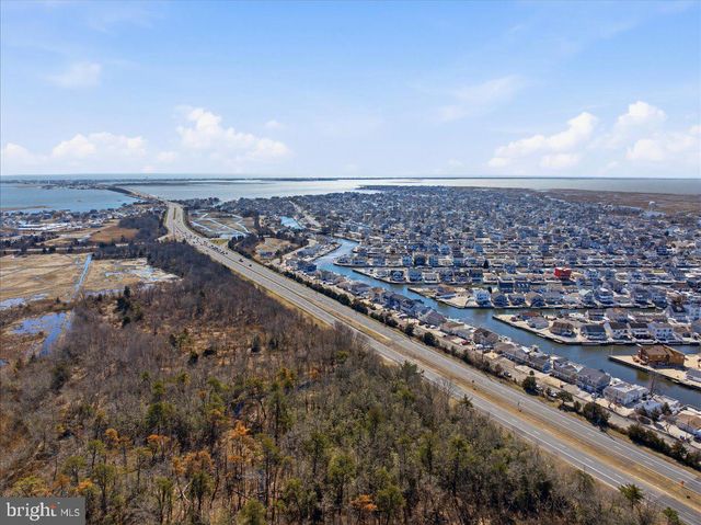 951 BEACH HAVEN WEST BOULEVARD, Manahawkin, NJ 08050