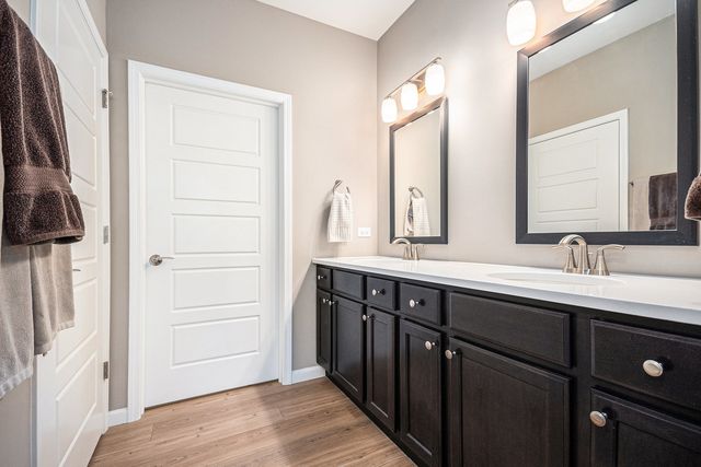 3207 Dove Mountain Drive, Aurora, IL 60503