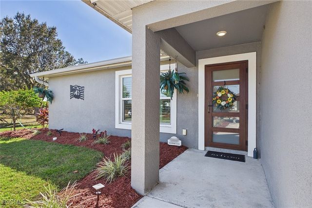 3008 Redwood LN, Labelle, FL 33935