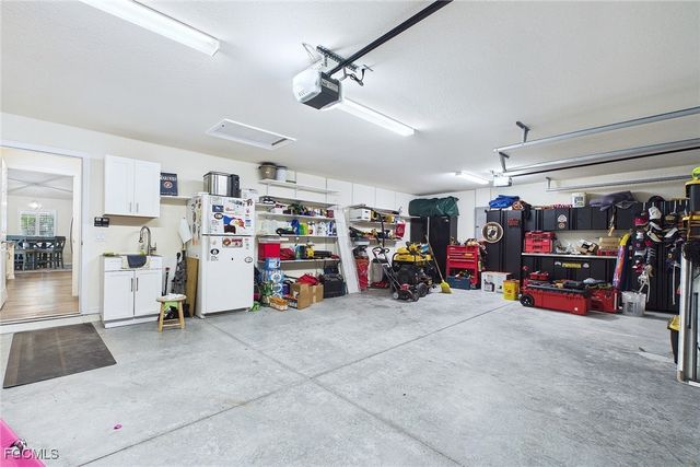 3008 Redwood LN, Labelle, FL 33935