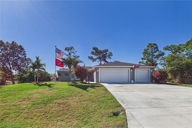 3008 Redwood LN, Labelle, FL 33935