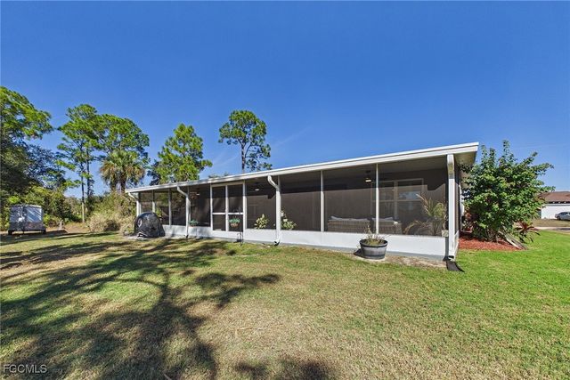 3008 Redwood LN, Labelle, FL 33935