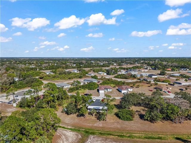 3008 Redwood LN, Labelle, FL 33935