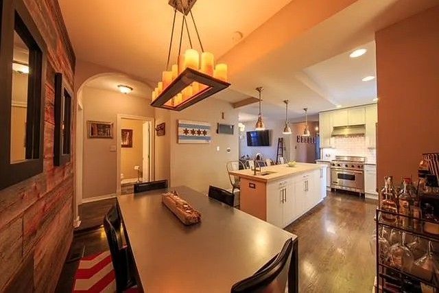 2164 N Bell Avenue, Chicago, IL 60647