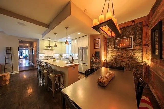 2164 N Bell Avenue, Chicago, IL 60647