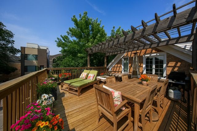 2164 N Bell Avenue, Chicago, IL 60647