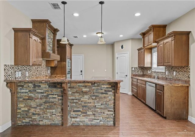 2608 Flamingo Avenue, Mission, TX 78574