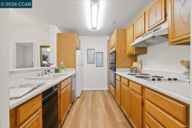 1840 Tice Creek Dr 2340, Walnut Creek, CA 94595