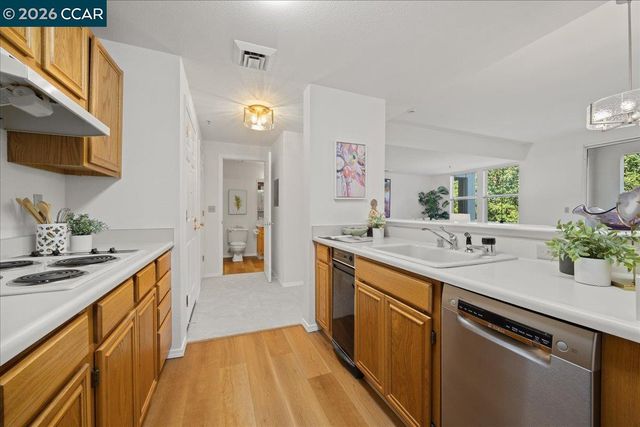 1840 Tice Creek Dr 2340, Walnut Creek, CA 94595