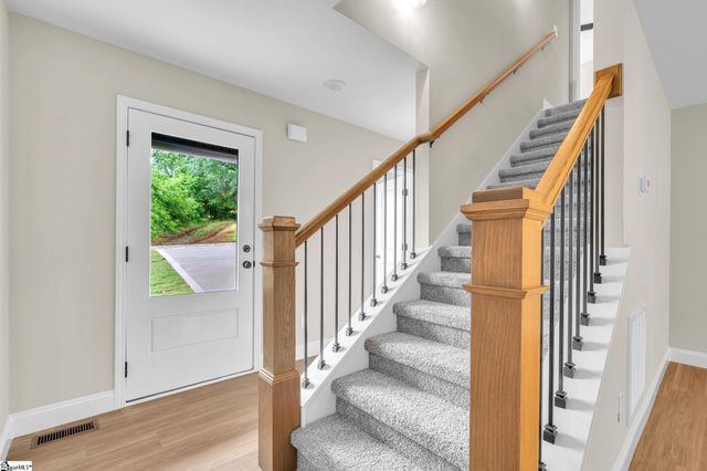 8 Oxford Boulevard, Taylors, SC 29687