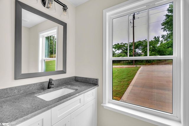 8 Oxford Boulevard, Taylors, SC 29687