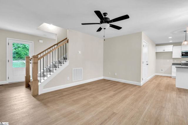 8 Oxford Boulevard, Taylors, SC 29687