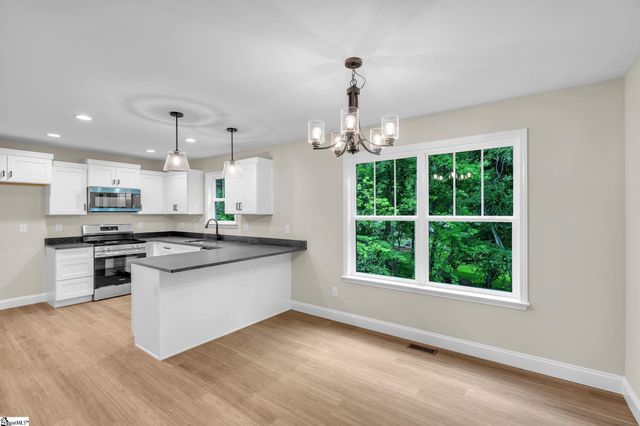 8 Oxford Boulevard, Taylors, SC 29687