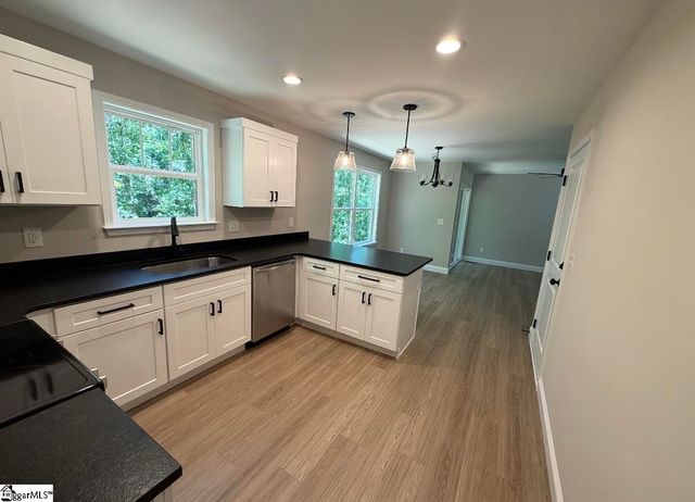 8 Oxford Boulevard, Taylors, SC 29687