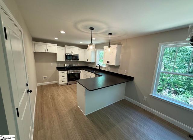 8 Oxford Boulevard, Taylors, SC 29687