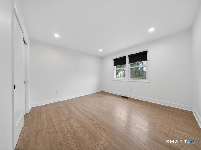 20 Oakridge Road, Trumbull, CT 06611