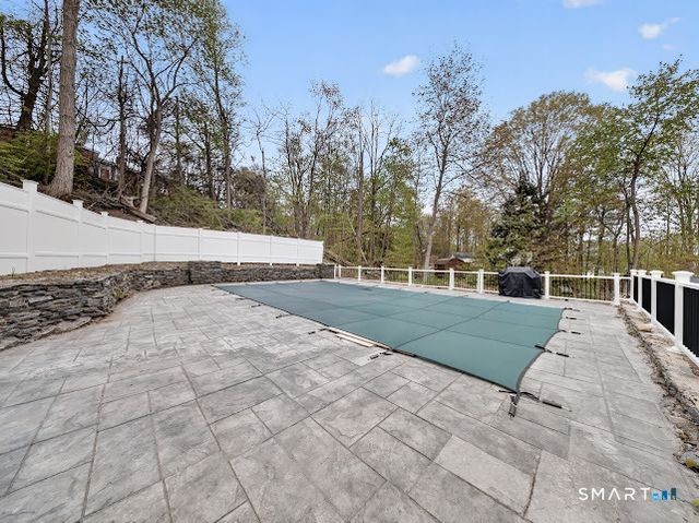 20 Oakridge Road, Trumbull, CT 06611