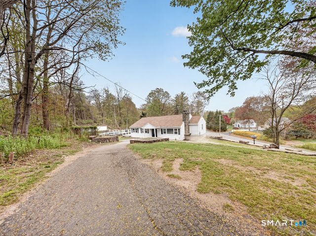 20 Oakridge Road, Trumbull, CT 06611