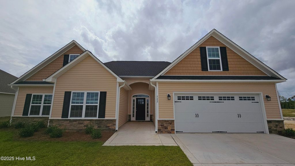 542 S Appalachian Trail N, Jacksonville, NC 28540