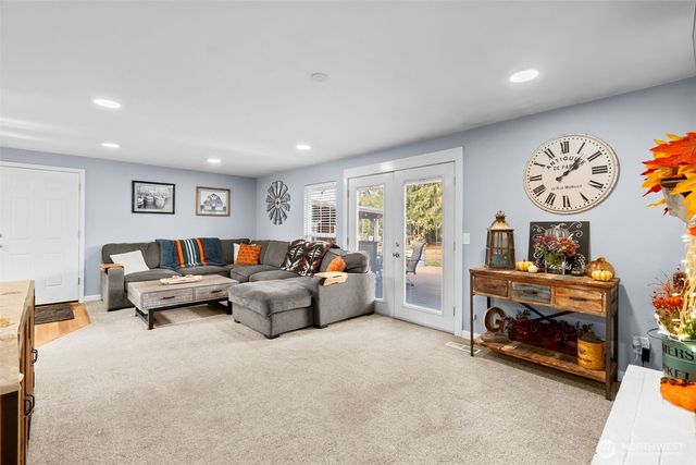 2105 W Stewart, Puyallup, WA 98371