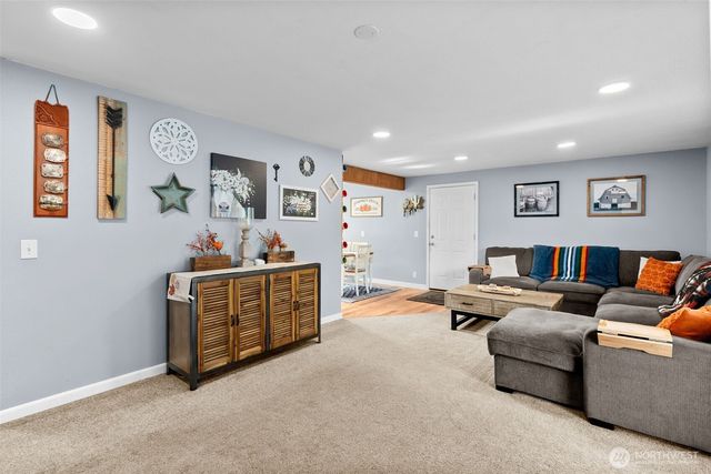 2105 W Stewart, Puyallup, WA 98371