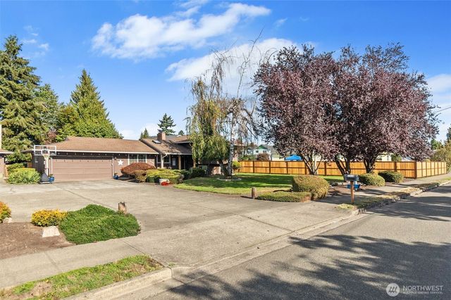 2105 W Stewart, Puyallup, WA 98371