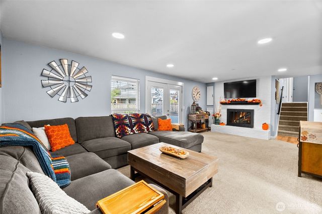 2105 W Stewart, Puyallup, WA 98371