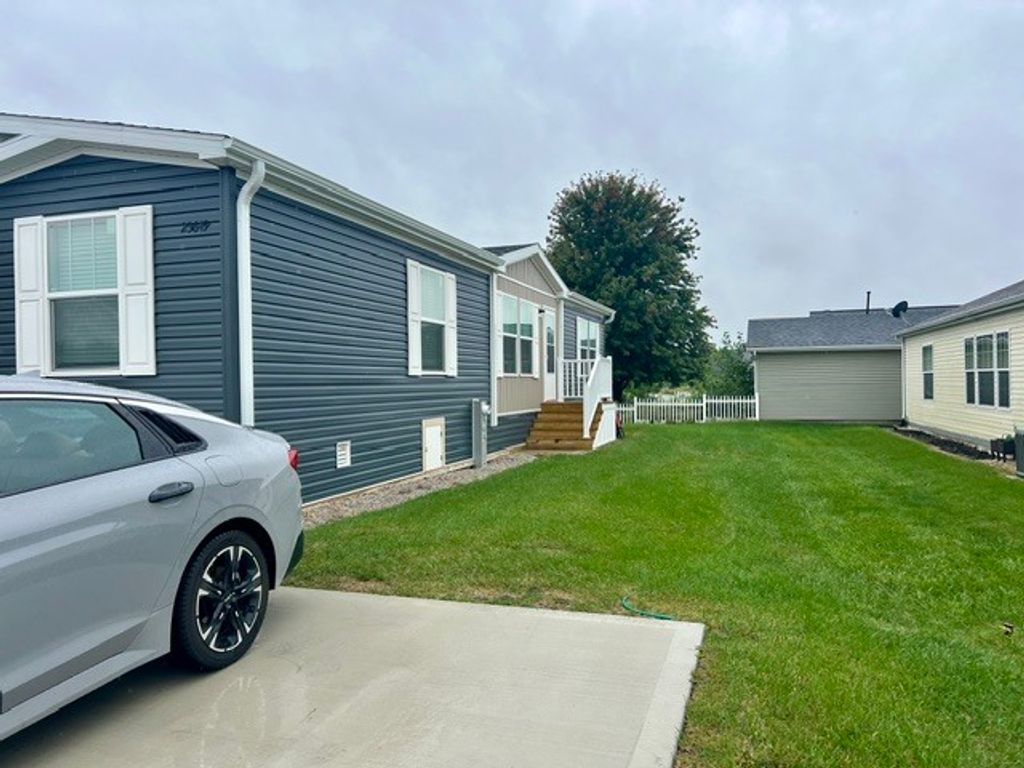 23649 W Lakepoint Drive, Channahon, IL 60410 — photo 2