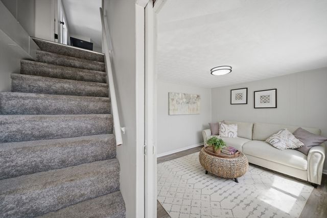 40 North St, Lowell, MA 01852