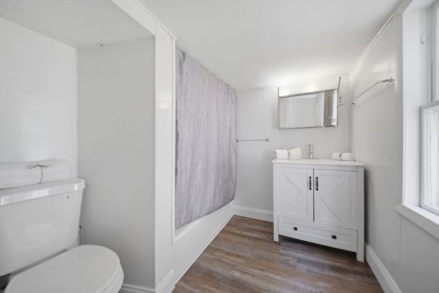 40 North St, Lowell, MA 01852