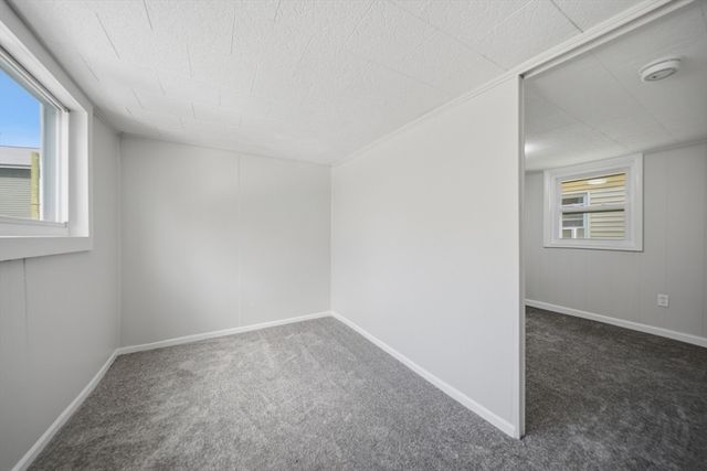 40 North St, Lowell, MA 01852