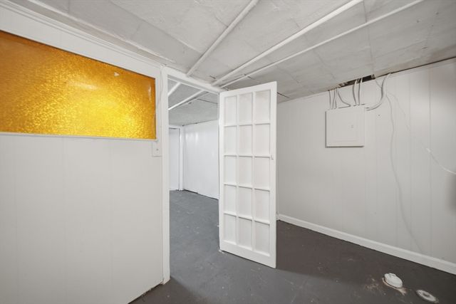 40 North St, Lowell, MA 01852