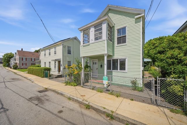 40 North St, Lowell, MA 01852