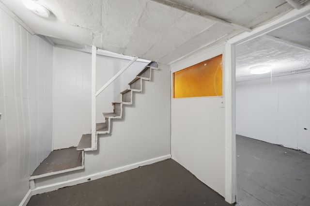 40 North St, Lowell, MA 01852