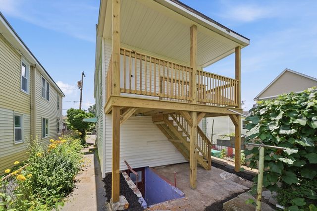 40 North St, Lowell, MA 01852