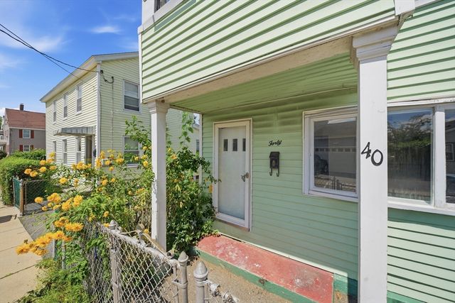 40 North St, Lowell, MA 01852