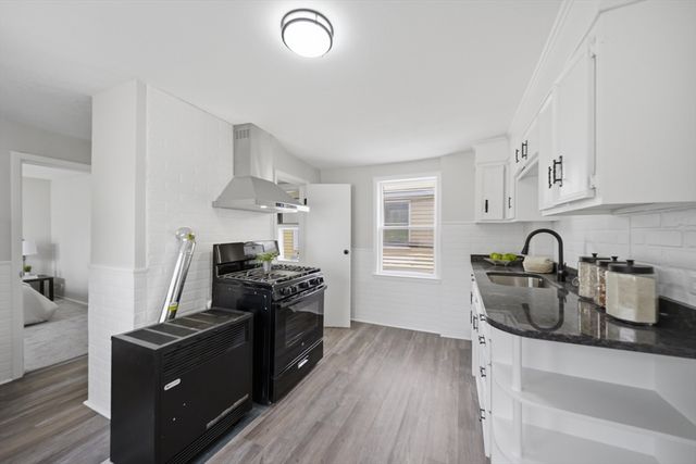 40 North St, Lowell, MA 01852