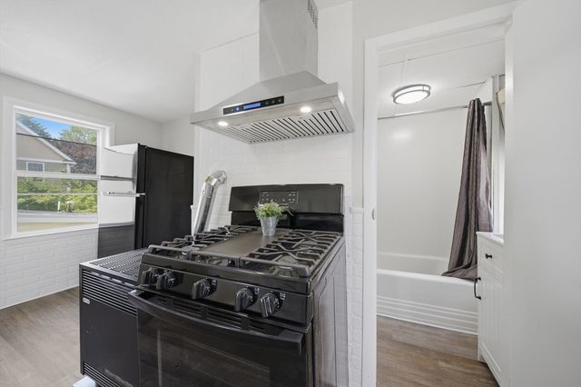 40 North St, Lowell, MA 01852