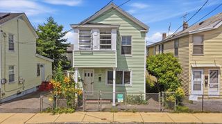 40 North St, Lowell, MA 01852