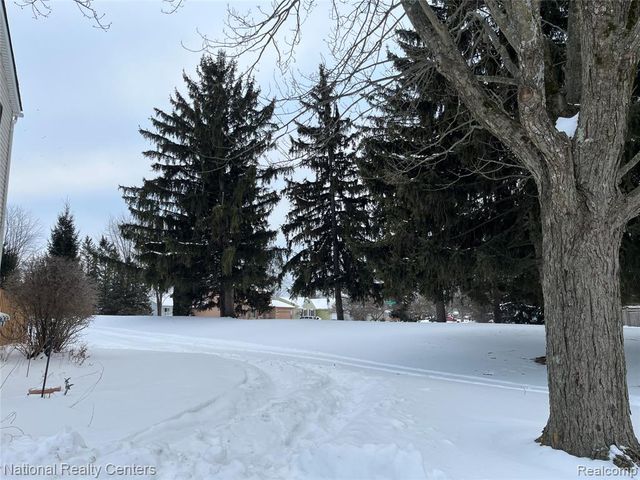 1200 Marseille Court, Rochester Hills, MI 48307