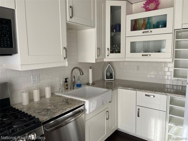 1200 Marseille Court, Rochester Hills, MI 48307