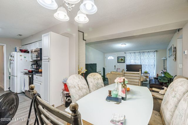3008 CARREVERO Drive W, Jacksonville, FL 32216