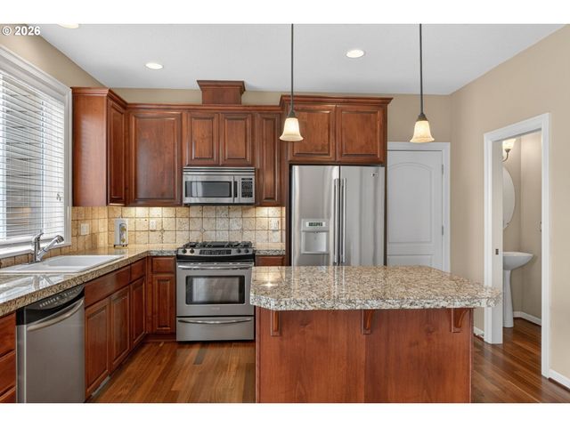 14533 WALNUT GROVE Way, Oregon City, OR 97045